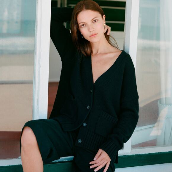 Crew Women's Heritage Cotton Relaxed Cardigan Sweater Black